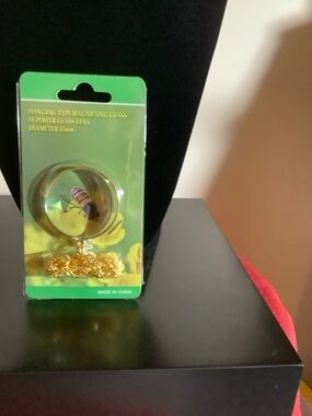 Hanging Magnifying Glass necklace with 5X power glass lens, diameter 42mm